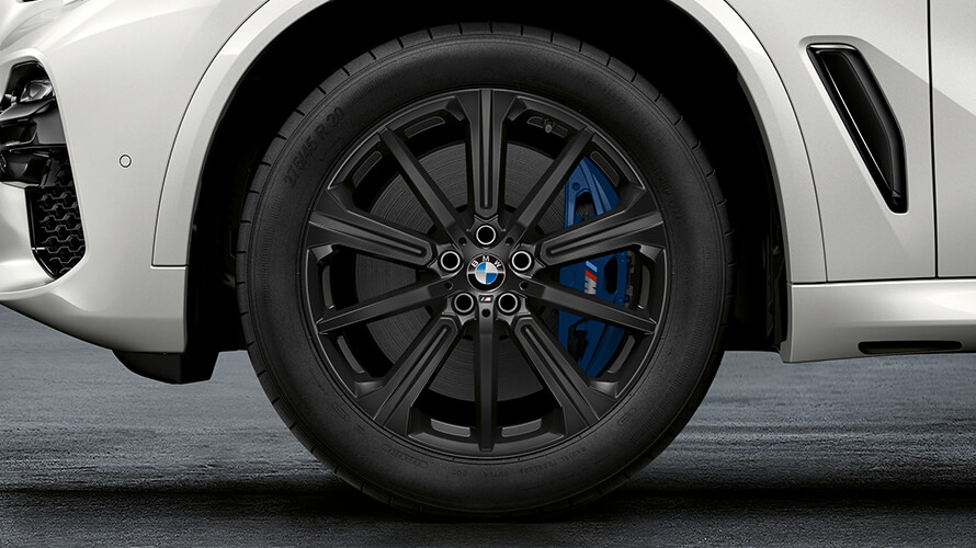20” Star-Spoke 748 M in Jet Black Matte, Bridgestone 20” Star-Spoke 748 M in Jet Black Matte, Bridgestone